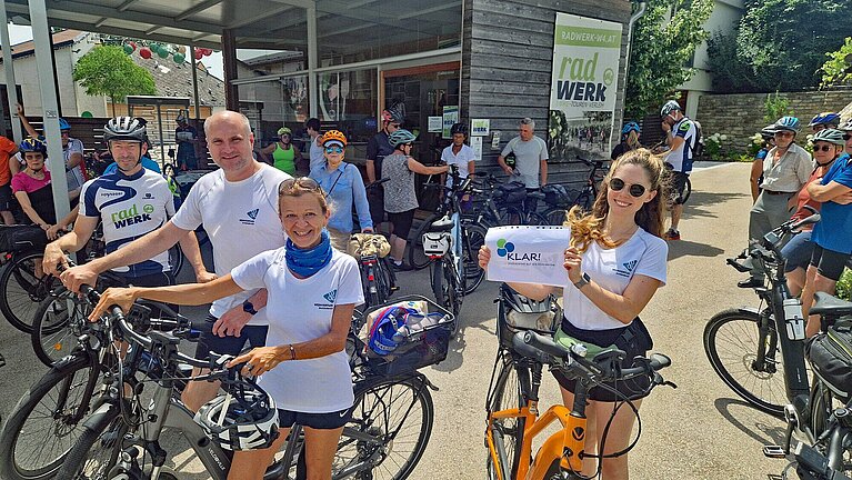 Bei der E-Biketour der KLAR!-Region Weinviertler Dreiländereck wurden nachhaltige Betriebe in der Region besucht. Foto: Weinviertler Dreiländereck